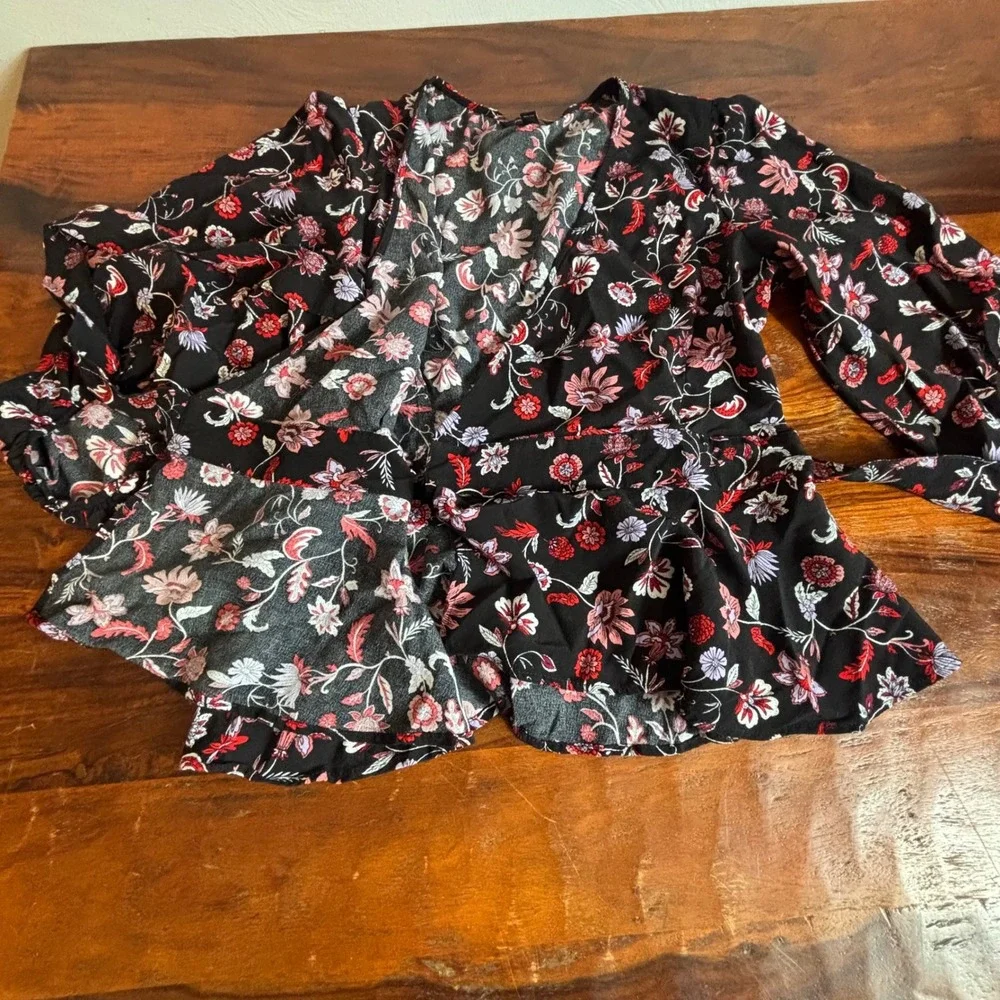 Banana Republic Womens Black Floral Wrap Peplum Top Puff Sleeve‎ Small
